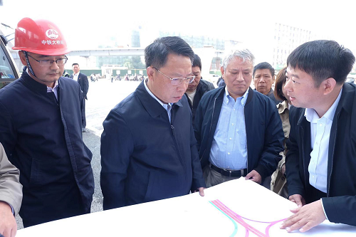 南昌市委副書記、市長劉建洋視察洪都大道快速化改造工程